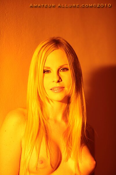 Gorgeous Aimee Addison - photo 00