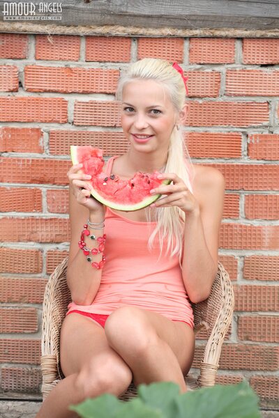 Linda Lush By Amour Angels - photo 01