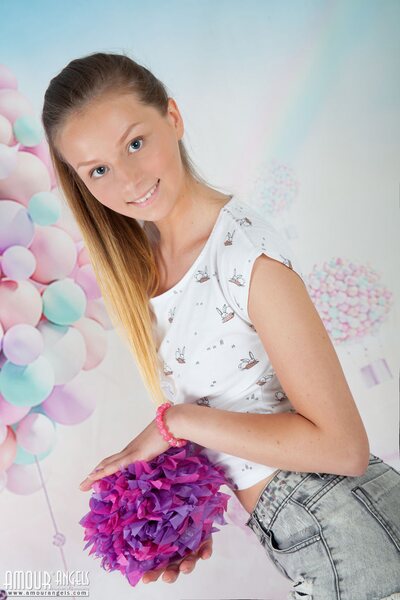 Amour Angels Presenting Samira - photo 02
