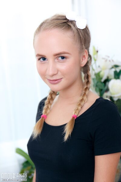 Amour Angels Presenting Layza - photo 01