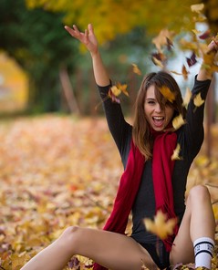 Ariel Rebel Autumn Leaves