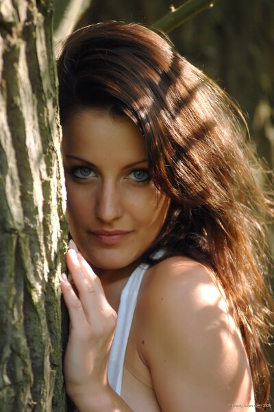 Helen outdoors - photo 07