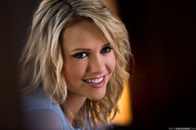 Digital babe Mia Malkova - photo 15