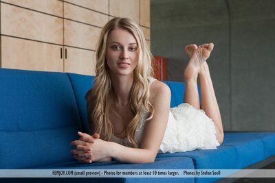 Carisha Femjoy needs to feel - photo 00