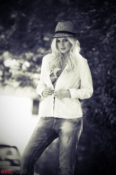 Danielle Sellers Tom Boy By Girlfolio - photo 01