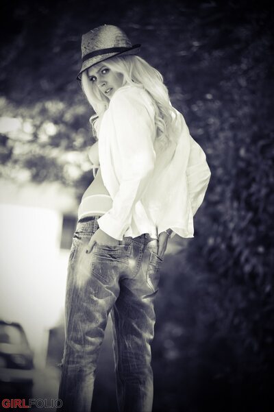 Danielle Sellers Tom Boy By Girlfolio - photo 05