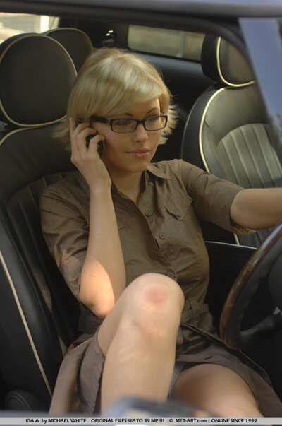 Iga Wyrwal in your door - photo 09