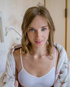 Oxana Chic Sway By Met Art