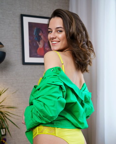 Young Natural Brunette Marion Rose In Erotic Poses