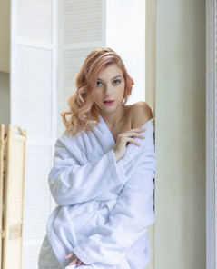 Naty Evans In Bathtub Teasing With Towel And Sultry Looks