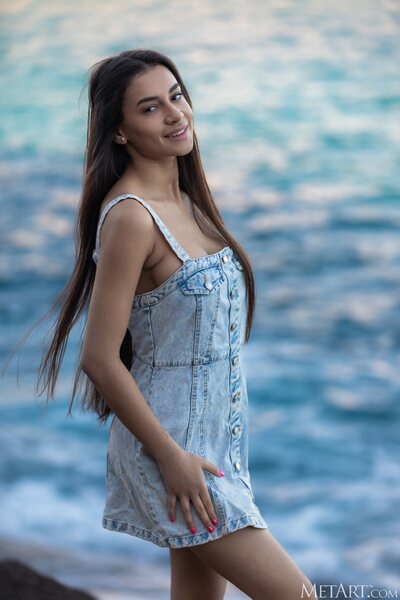 Seaside Denim Session With Vanessa Alessia In Soft Evening Light - photo 00