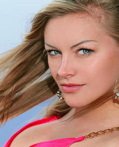 Alessandra on sand