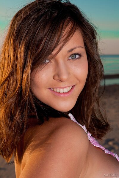 Presenting Sophia E - photo 01