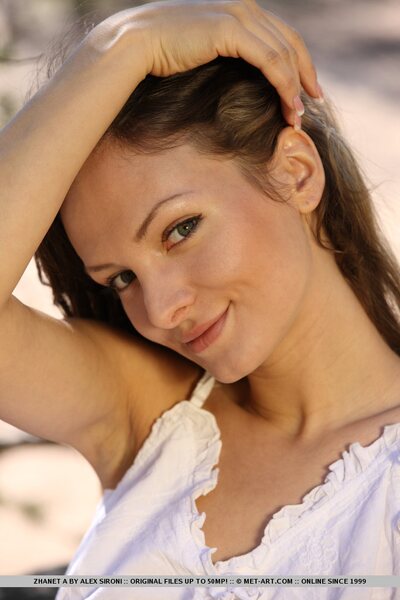 Zhanet A outdoors - photo 04