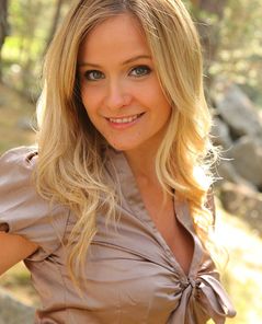 Elle Richie Outdoor Set