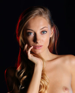 Ellison G Blond Curls By Stunning 18