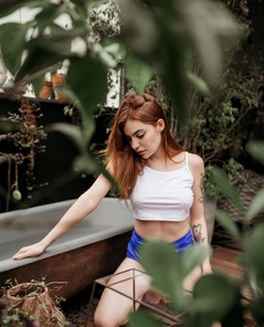 Gingermaya In Wet White Top Teasing Outdoors By The Tub