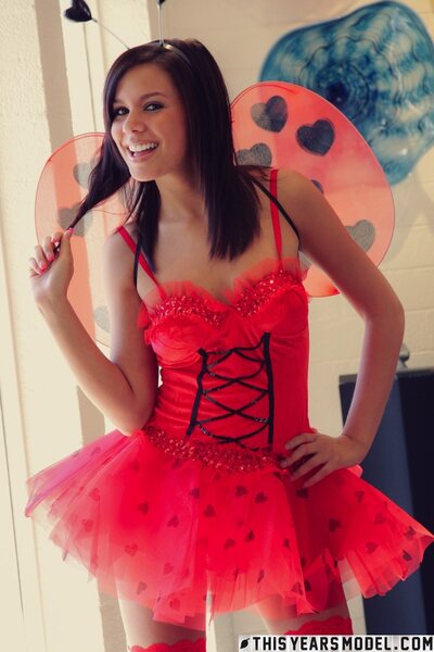 Destiny Moody Lady Bee By This Years Model - photo 01
