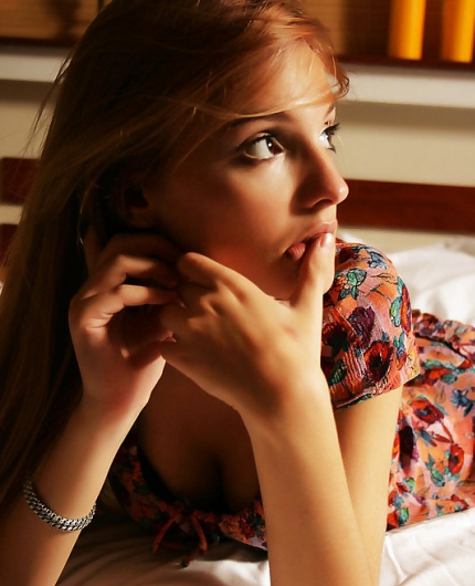 Amazing Kira W
