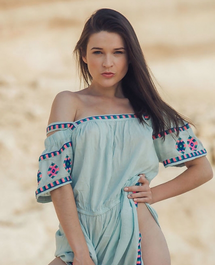 Nude Pics of Serena Wood
