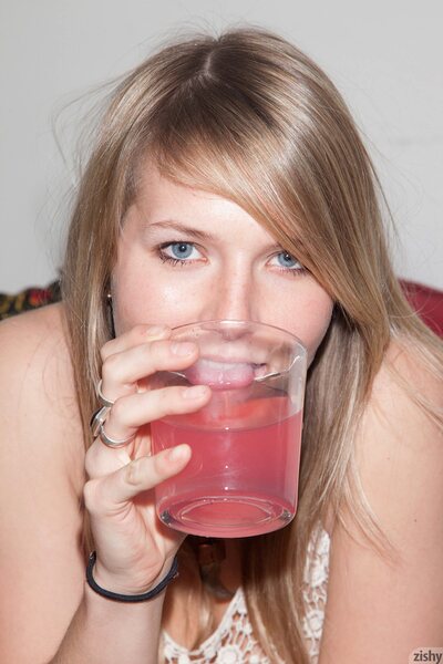 Tyler Rose Does Boho Chic - photo 02