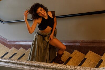 Black Top Portraits In An Elegant Art Gallery With Natalia Bondi - photo 04
